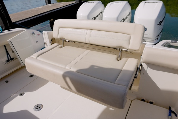 2018 Boston Whaler 35