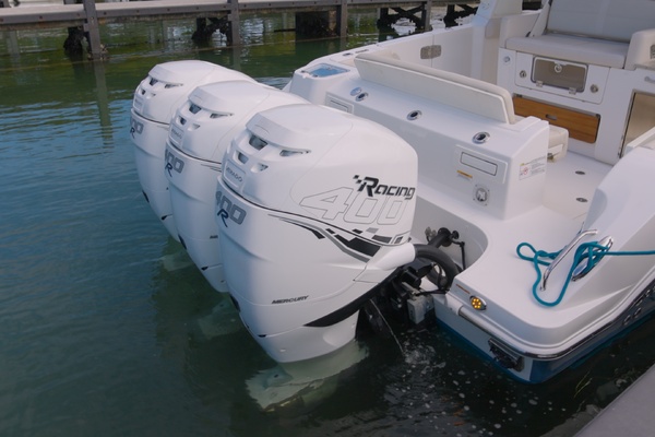 35ft Boston Whaler Yacht For Sale