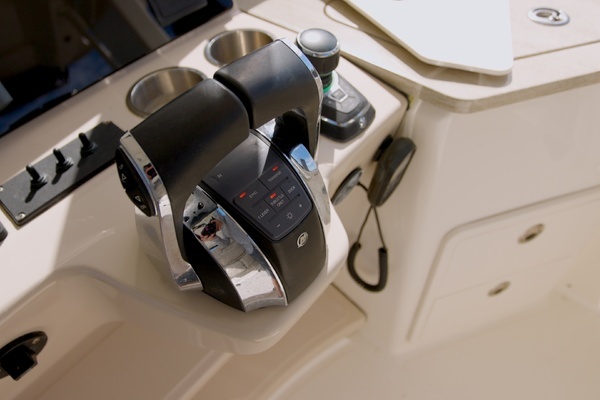 2018 Boston Whaler 35