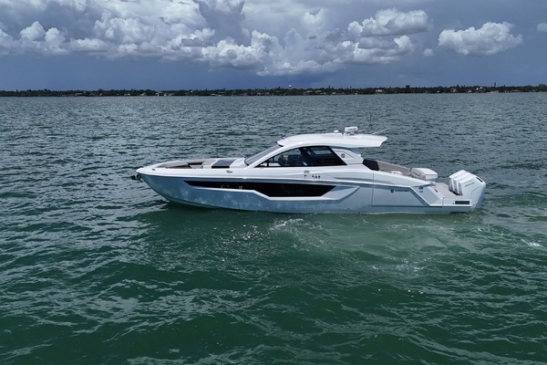 50-ft-Cruisers Yachts-2026-50GLS OB-Sarasota Florida United States yacht for sale