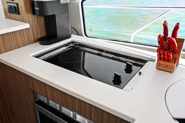 2025 Cruisers Yachts 50