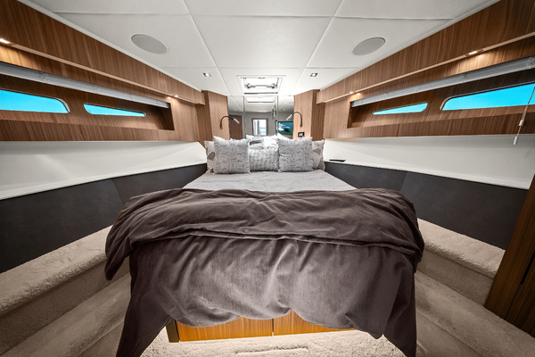 50ft Cruisers Yachts Yacht For Sale