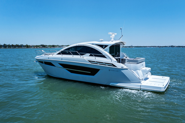 50ft Cruisers Yachts Yacht For Sale