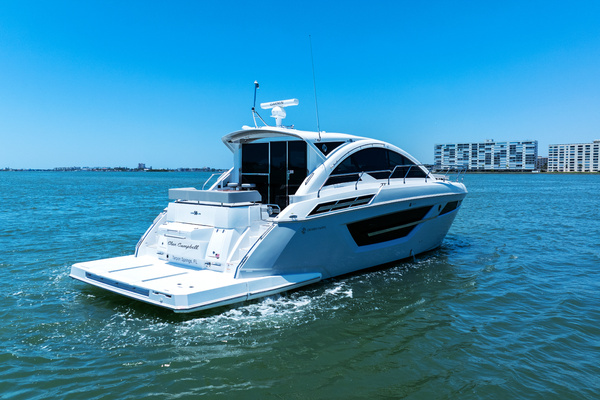 50ft Cruisers Yachts Yacht For Sale