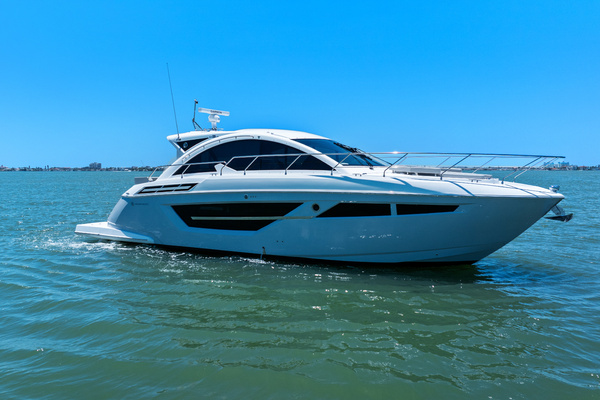 50ft Cruisers Yachts Yacht For Sale