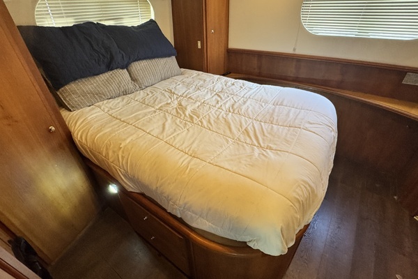 2003 Silverton 43