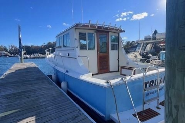 Photo of the 1989 Blue Seas Out Island Explorer "Truant"