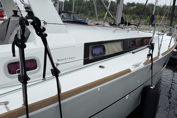 Wind Gypsea 38ft Beneteau Yacht For Sale