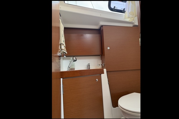 Wind Gypsea 38ft Beneteau Yacht For Sale