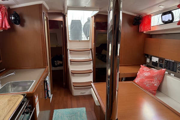 Wind Gypsea 38ft Beneteau Yacht For Sale