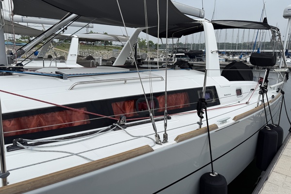 Wind Gypsea 38ft Beneteau Yacht For Sale