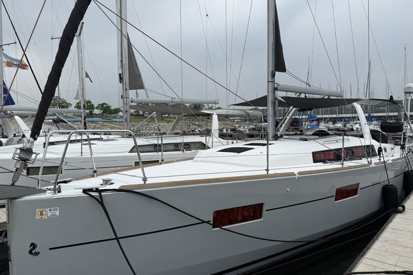 Wind Gypsea 38ft Beneteau Yacht For Sale
