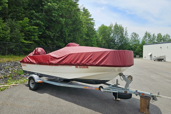 17ft Boston Whaler Yacht For Sale