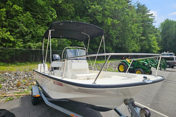 17ft Boston Whaler Yacht For Sale