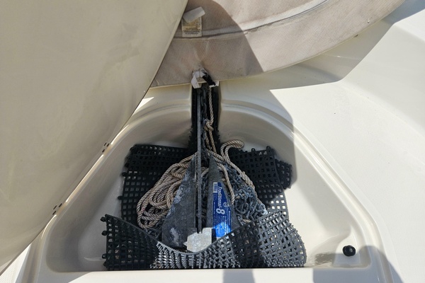17ft Boston Whaler Yacht For Sale