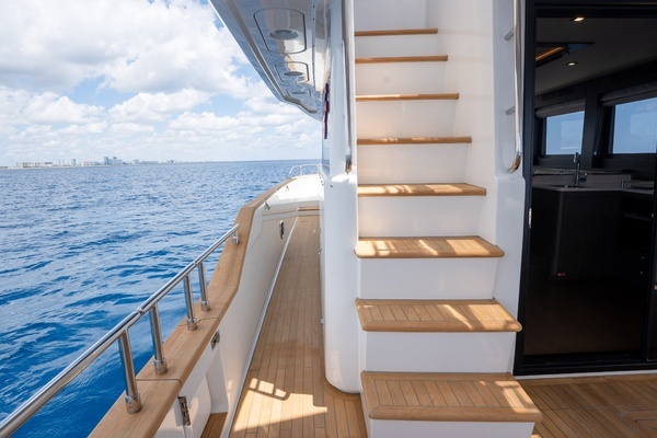 2025 Sirena 58