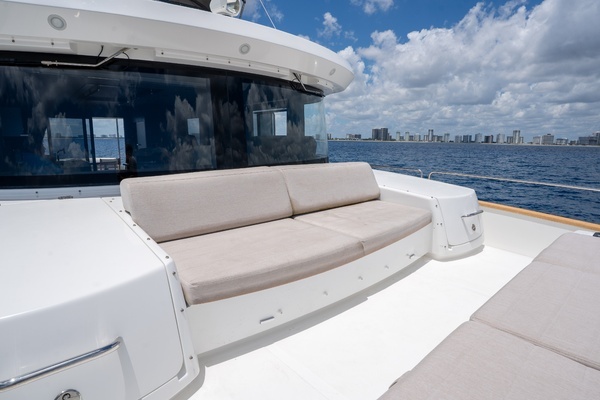2025 Sirena 58
