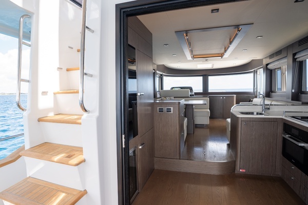 2025 Sirena 58