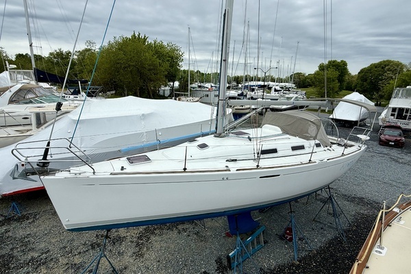 Photo of the 2005 Beneteau First 36.7 "Kinetic"