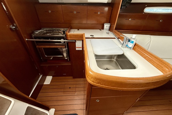 Kinetic 36ft Beneteau Yacht For Sale