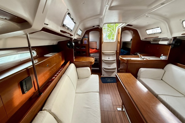 Kinetic 36ft Beneteau Yacht For Sale