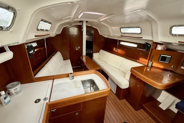 Kinetic 36ft Beneteau Yacht For Sale
