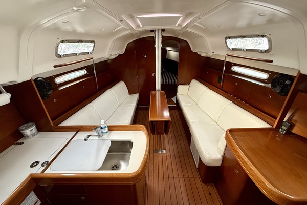 Kinetic 36ft Beneteau Yacht For Sale