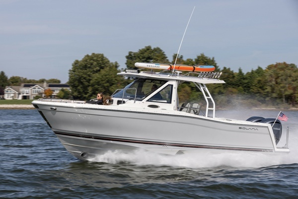 Photo of the 2026 Solara 310 CW