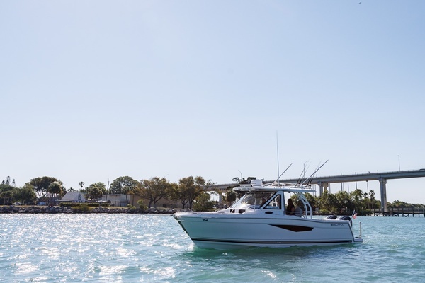 Solara 310 CW Yacht For Sale