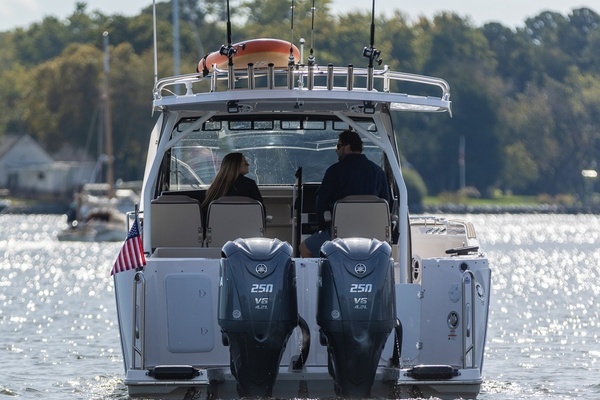 Solara 310 CW Yacht For Sale