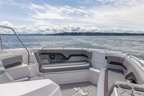 Solara 310 CW Yacht For Sale