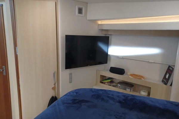 42ft Regal Yacht For Sale