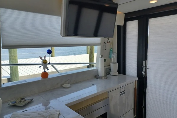 42ft Regal Yacht For Sale