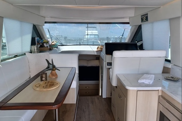 42ft Regal Yacht For Sale