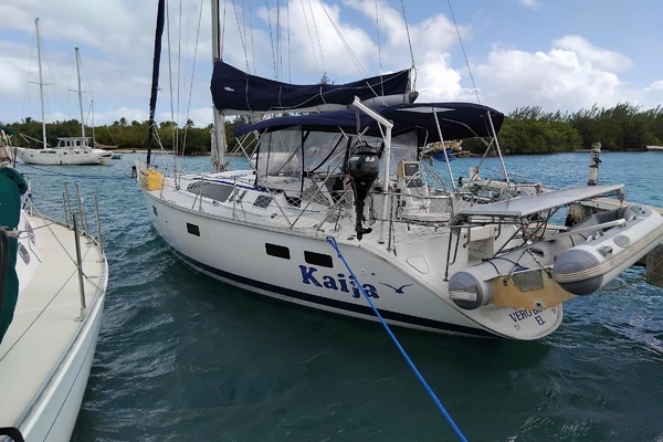 Photo of the 1994 Hunter Legend 40.5 "Kaija"