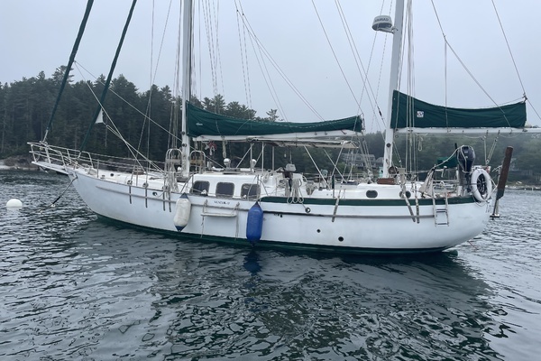 Photo of the 1975 Westsail Staysail Ketch "Tavake"