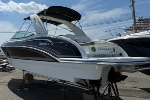 Photo of the 2015 Formula 310 Bowrider