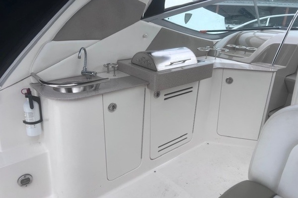 GAELIC STORM 31ft Sea Ray Yacht For Sale