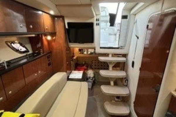 GAELIC STORM 31ft Sea Ray Yacht For Sale