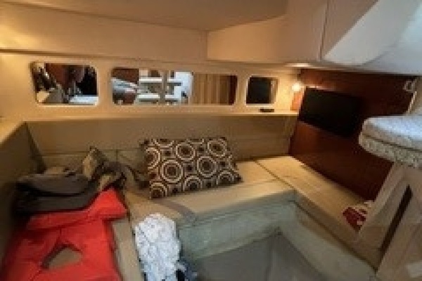 GAELIC STORM 31ft Sea Ray Yacht For Sale