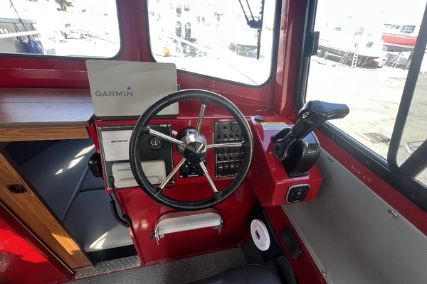 24ft Hewescraft Yacht For Sale
