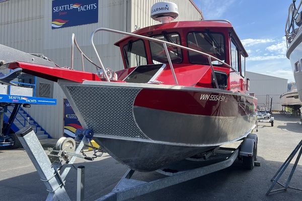 24ft Hewescraft Yacht For Sale