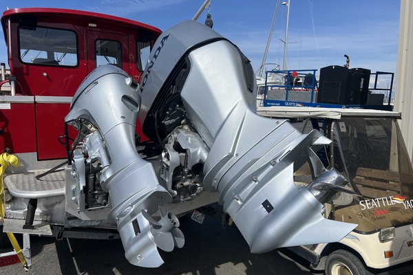 24ft Hewescraft Yacht For Sale