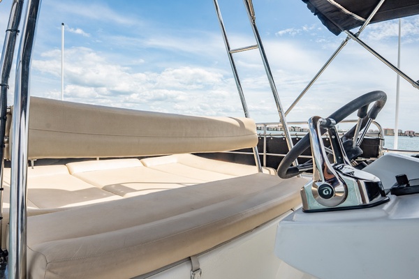 43ft Lagoon Yacht For Sale