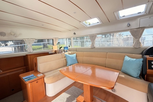 2005 Lagoon 43