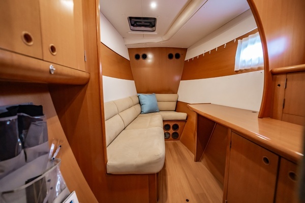 2005 Lagoon 43
