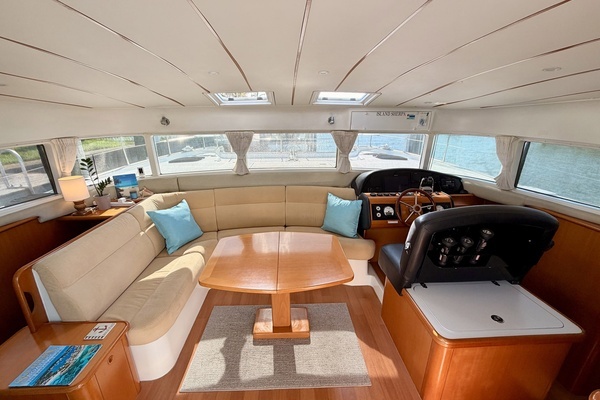 Lagoon Power 43 Yacht For Sale