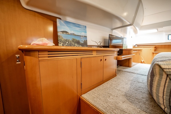Lagoon Power 43 Yacht For Sale