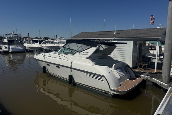 Itza Wrap 35ft Trojan Yacht For Sale