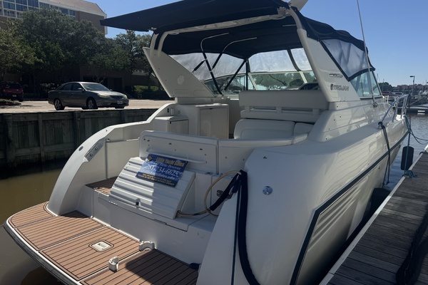 Photo of the 1995 Trojan 350 Express "Itza Wrap"